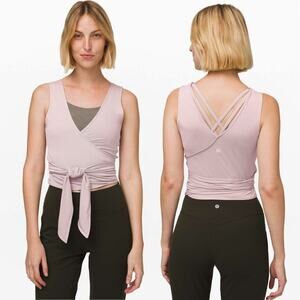 NWT LULULEMON Twist Me Up Crop Tank Size 8 Smoky Blush